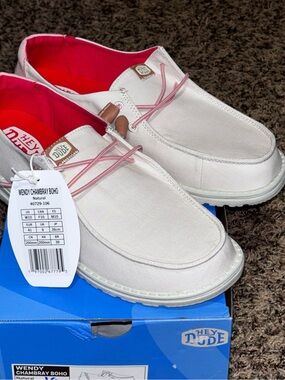 Hey Dude Wendy Chambray Boho Women's Size 10 Slip On Shoes Natural Beige